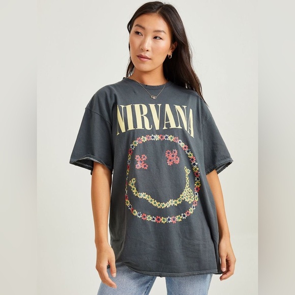 ARULA Tops - ARULA Nirvana Floral Smiley Face Gray, Pink and Yellow Graphic Tee, Size B/C 2x